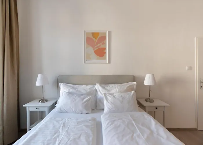 Studio Apartment Near University